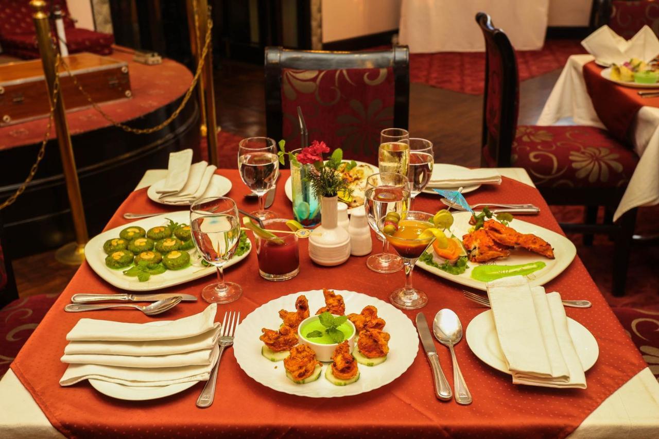 Grand Hotel Katmandou Extérieur photo