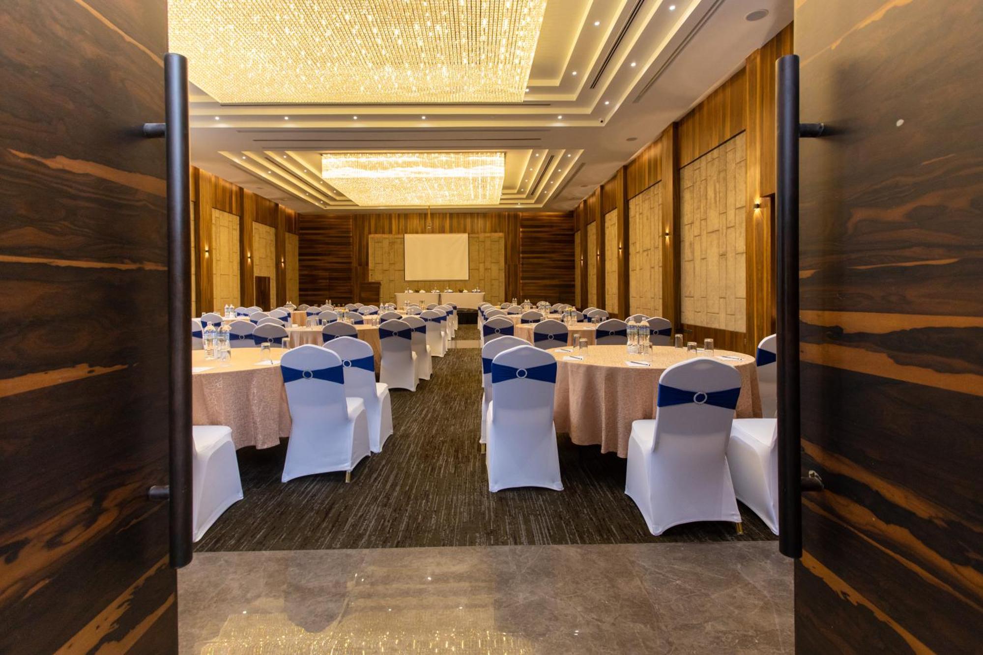 Grand Hotel Katmandou Extérieur photo
