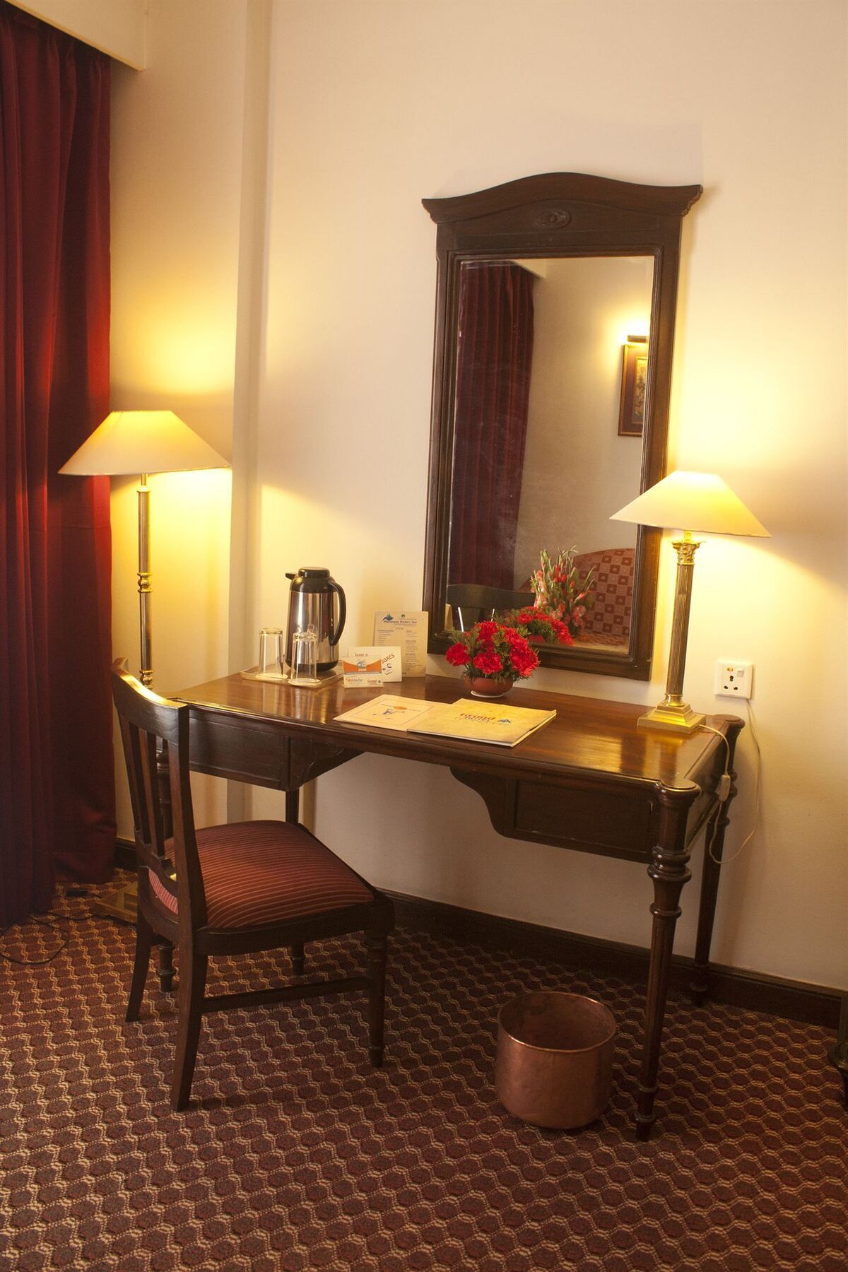 Grand Hotel Katmandou Extérieur photo